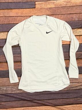 Nike Dri-Fit Fitted White Athletic Sports Workout Gym Mens Shirt